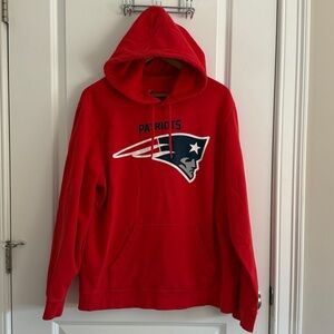 Majestic | MENS | size large | patriots logo Red & Blue sweatshirt | smoke free